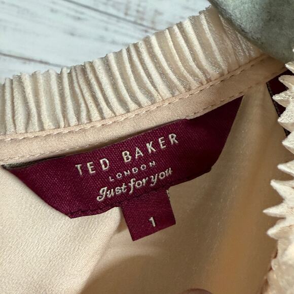 Ted Baker Blush Pink Pleated Top Size 4 - Picture 6 of 7